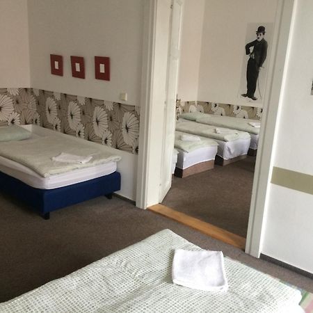 Charles Square Hostel Praha Ruang foto