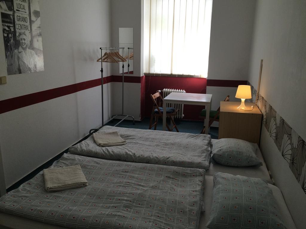 Charles Square Hostel Praha Bagian luar foto