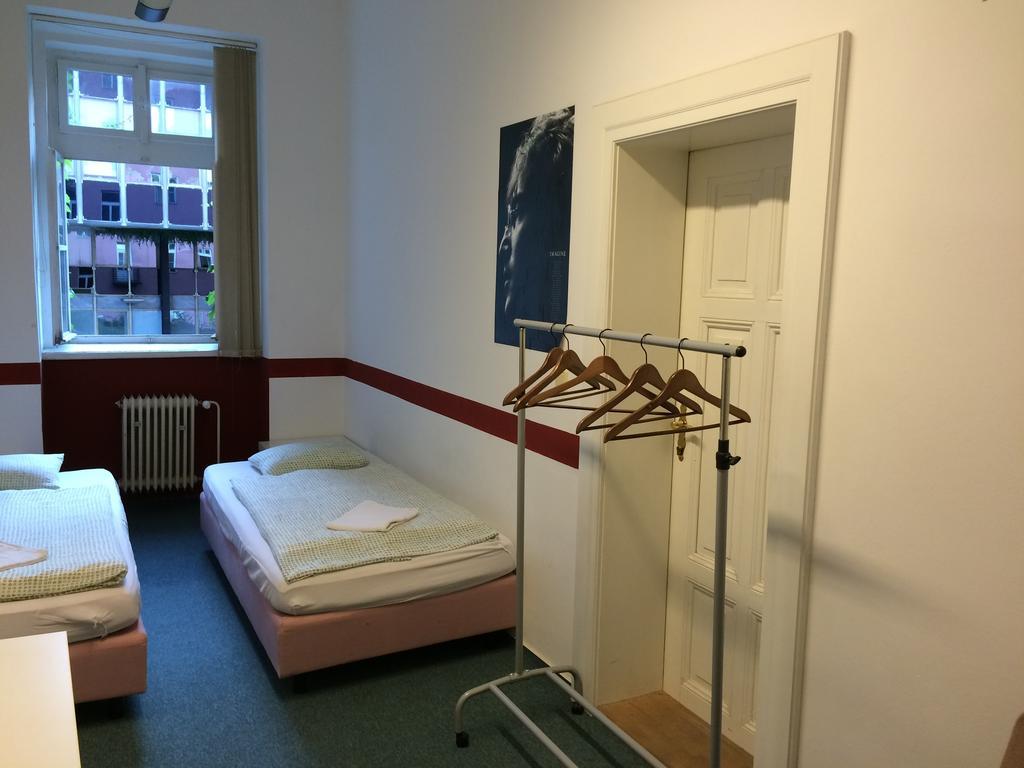 Charles Square Hostel Praha Bagian luar foto