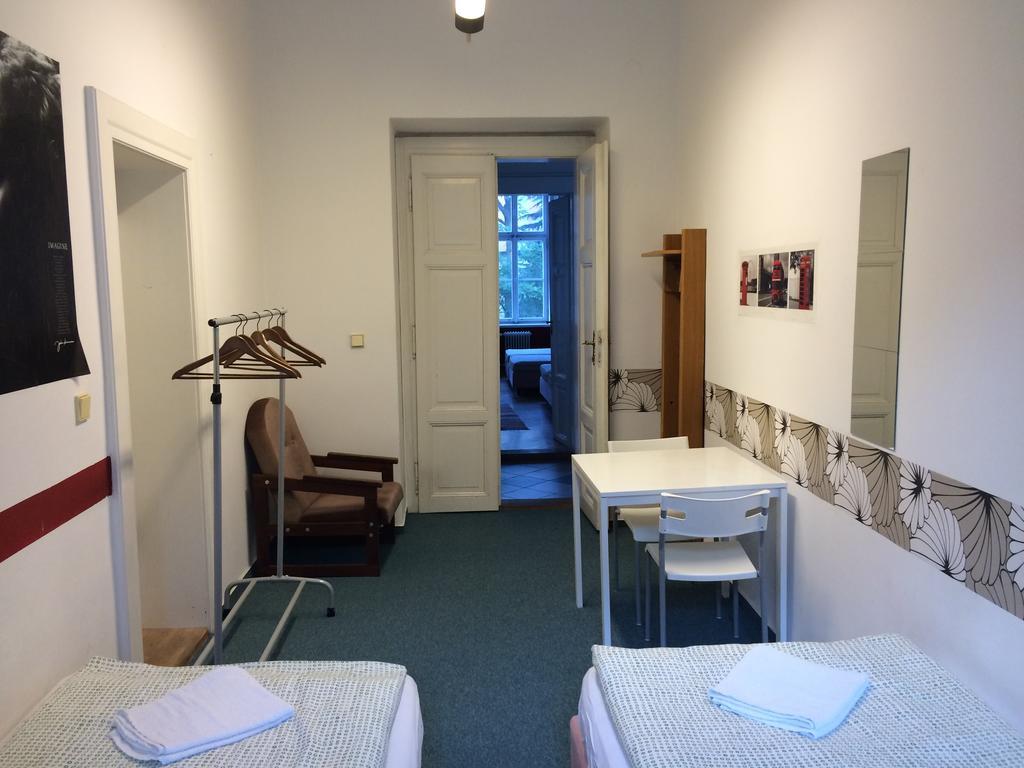 Charles Square Hostel Praha Bagian luar foto
