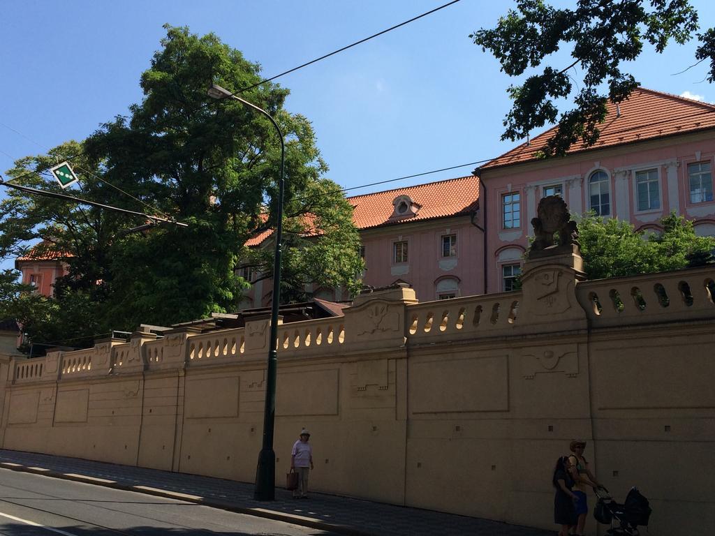 Charles Square Hostel Praha Bagian luar foto
