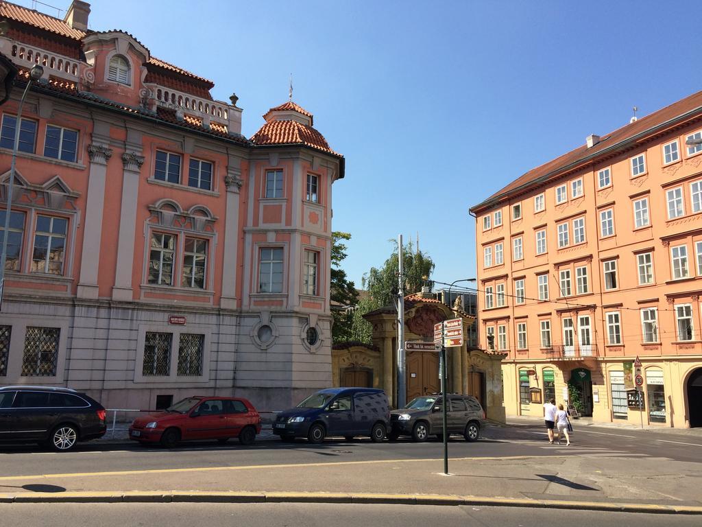 Charles Square Hostel Praha Bagian luar foto