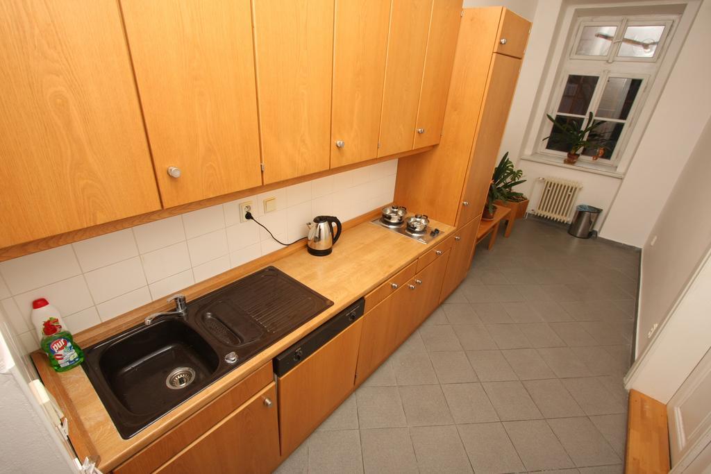 Charles Square Hostel Praha Bagian luar foto