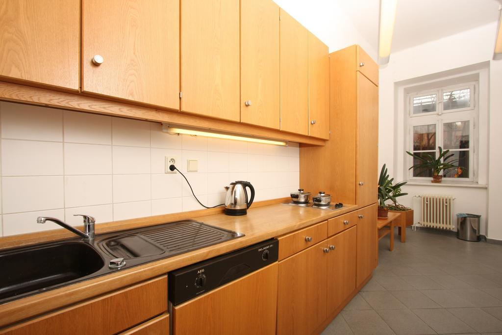 Charles Square Hostel Praha Bagian luar foto